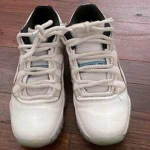Jordan 11 retro low
